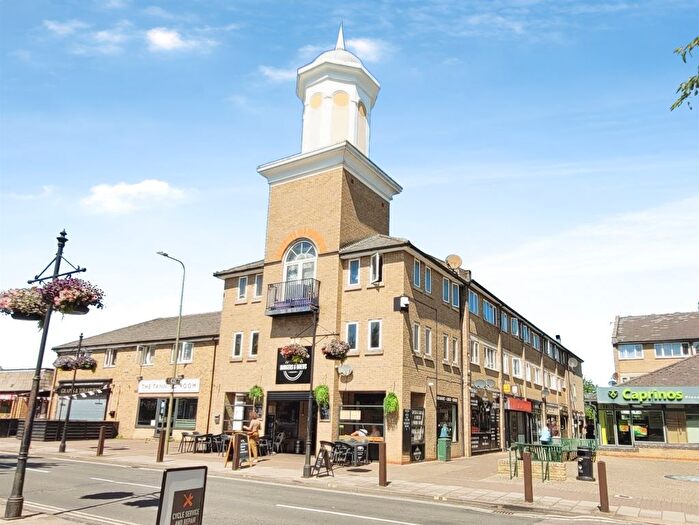 2 Bedroom Flat For Sale In Alvescot Road, Carterton, OX18