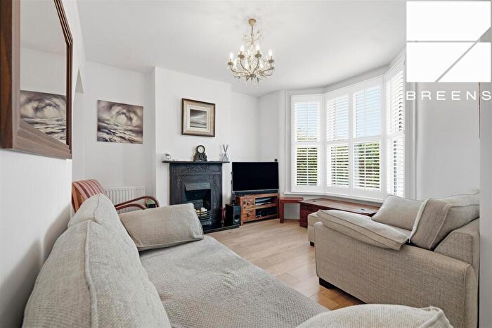 2 Bedroom End Of Terrace House For Sale In Cavendish Road, Highams Park, London, E4