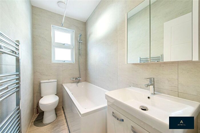 3 Bedroom Flat To Rent In Harold Road, London, E11