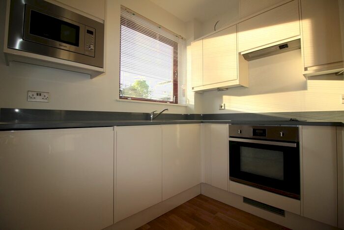 1 Bedroom Flat To Rent In Coombe Road, New Malden, KT3