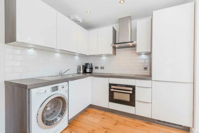 1 Bedroom Flat To Rent In Church Hill, Walthamstow Village, London, E17