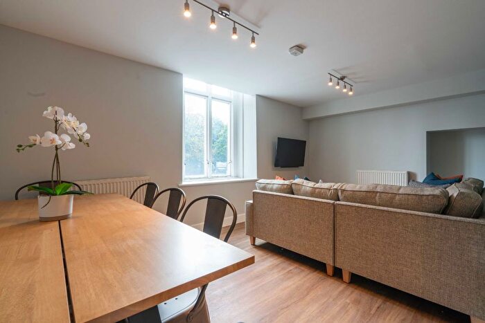 6 Bedroom Flat To Rent In Jesmond Road, Newcastle, NE2