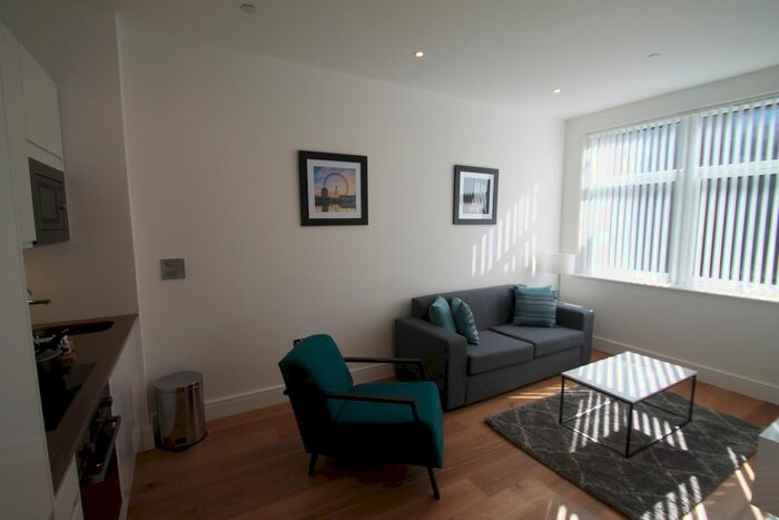 2 Bedroom Flat To Rent In Flowers Way, Luton, LU1