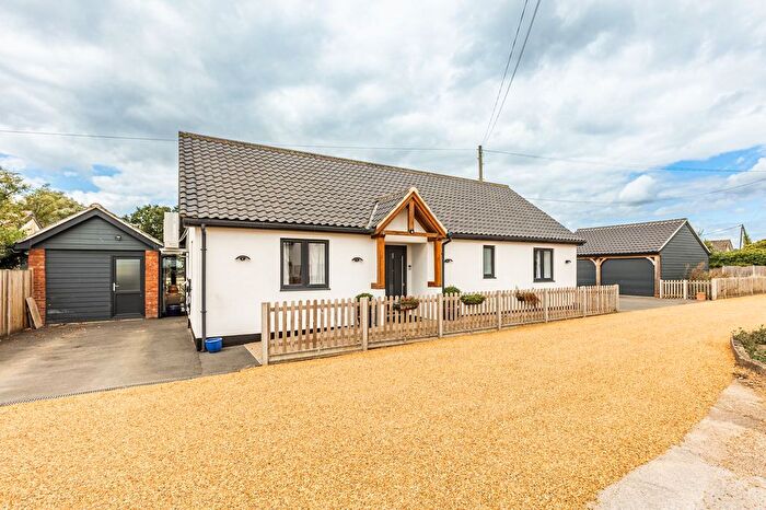 3 Bedroom Detached Bungalow For Sale In Attleborough Road, Deopham, Wymondham, NR18