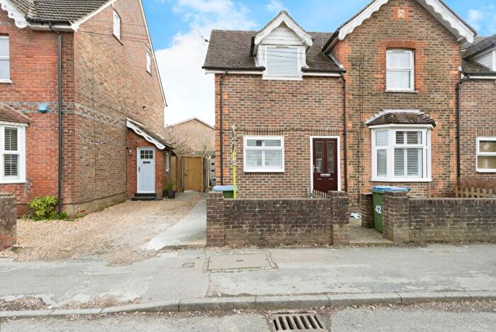 1 Bedroom Flat For Sale In Victory Road, Horsham, West Sussex, RH12