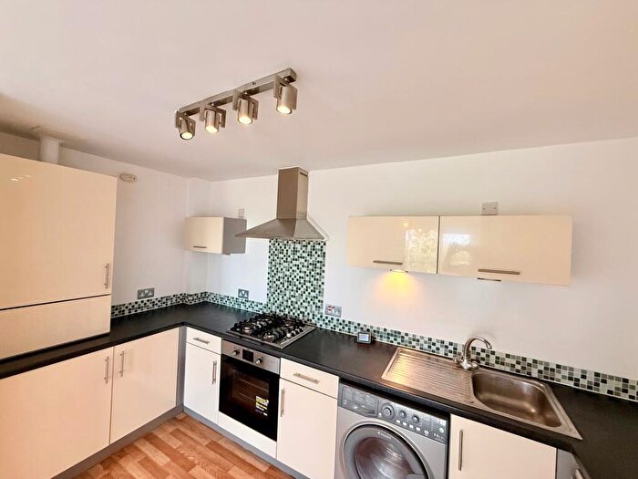 2 Bedroom Flat To Rent In Fore Hamlet, Ipswich, IP3