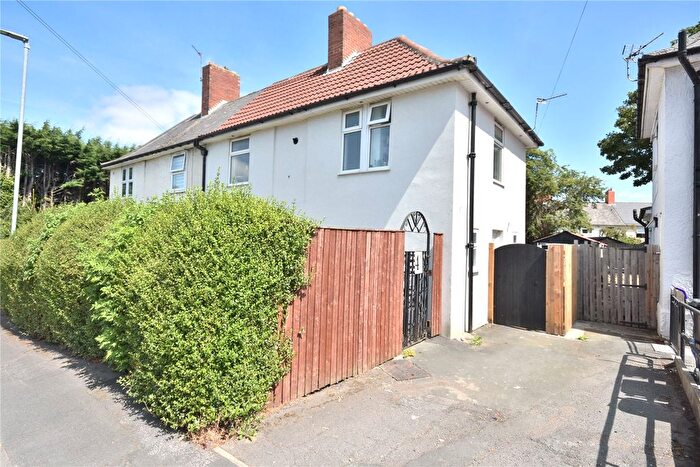 3 Bedroom Semi-Detached House For Sale In Cricklegate, Leeds, West Yorkshire, LS15