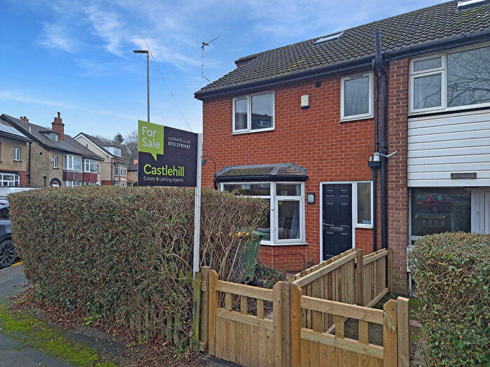 4 Bedroom Town House For Sale In Langdale Avenue, Leeds, LS6