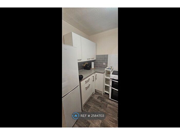 2 Bedroom Flat To Rent In Waldeck Road, Luton, LU3