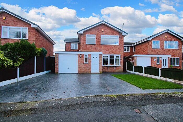 4 Bedroom Detached House For Sale In Lawson Close, Woolston, WA1