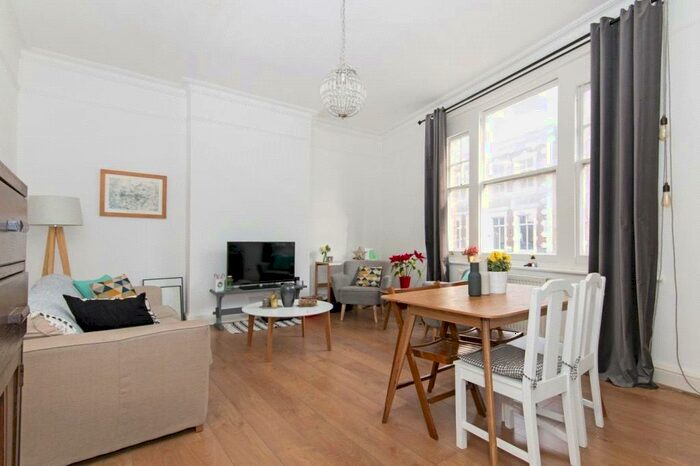 2 Bedroom Apartment To Rent In Knights Hill, West Norwood, London, SE27