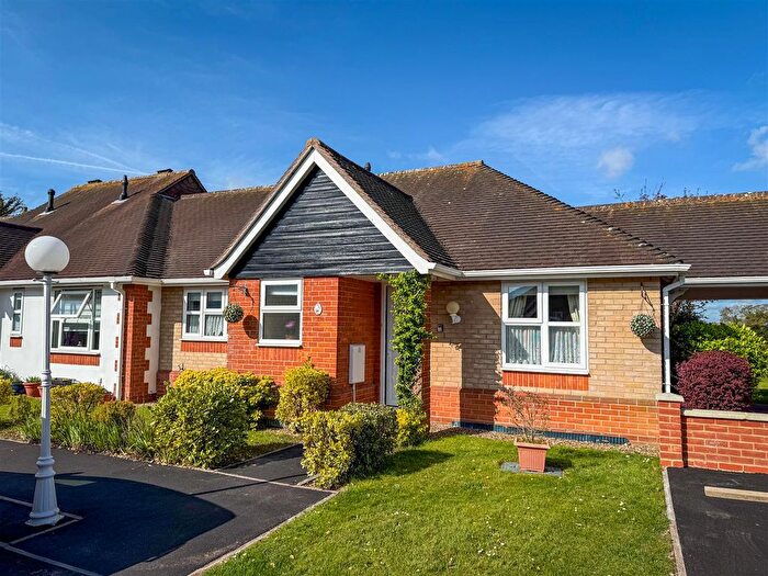 2 Bedroom Property For Sale In Meadow Close, Elmstead, Essex, CO7