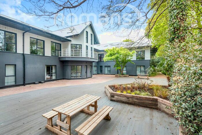 1 Bedroom Flat To Rent In Green Lane, Bagshot, GU19