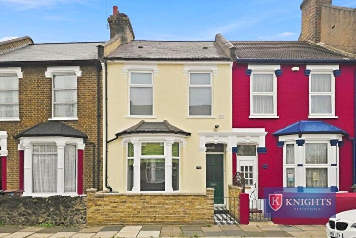 2 Bedroom House For Sale In Ranelagh Road, Tottenham - Seven Sisters, London, N17