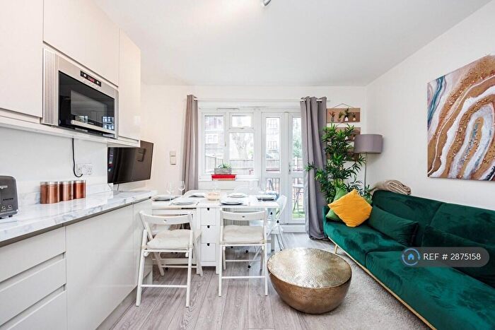 4 Bedroom Flat To Rent In Sylvia Court, London, N1