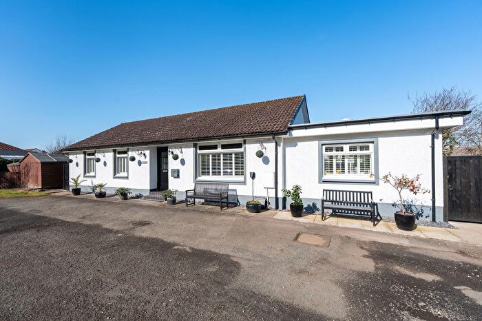 3 Bedroom Bungalow For Sale In School Lane, Hillend, Dunfermline, KY11