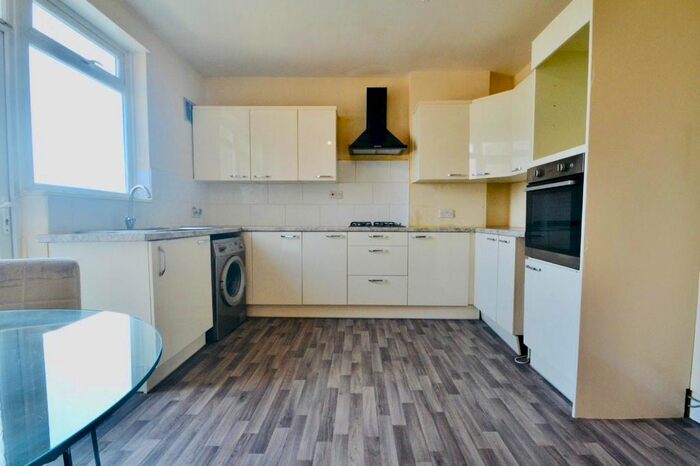 4 Bedroom Flat To Rent In Norbury, London Road, London, SW16