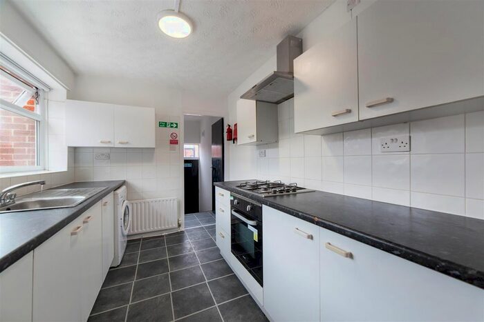 2 Bedroom Flat To Rent In Dilston Road, Fenham, NE4