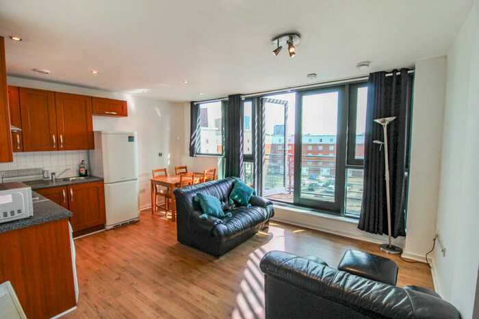 2 Bedroom Apartment To Rent In City South, Manchester, M15