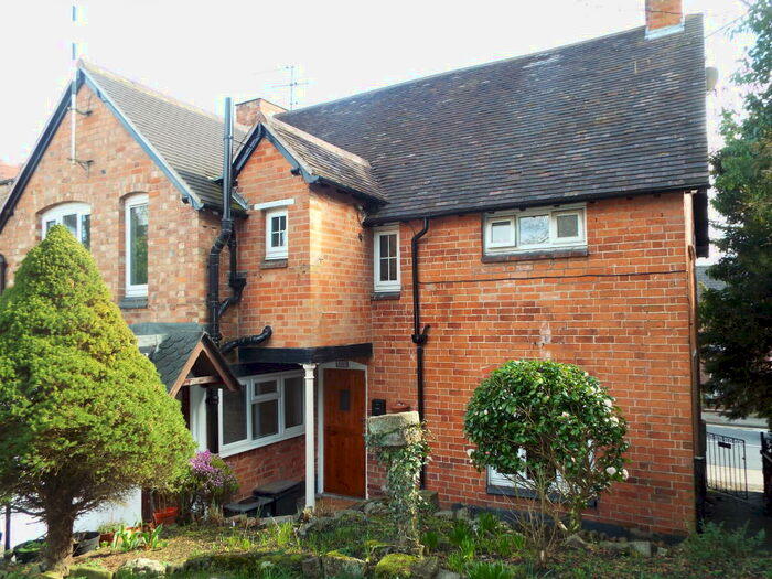 2 Bedroom Maisonette To Rent In High Street, Henley In Arden, B95