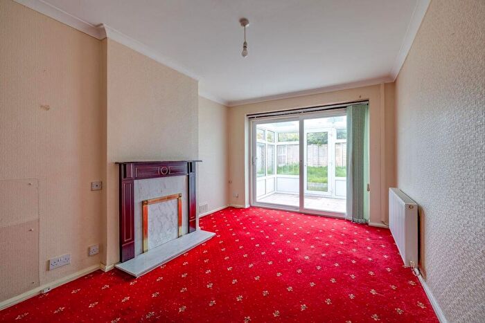 2 Bedroom Semi-Detached Bungalow For Sale In Whitby Avenue, Chester, CH2