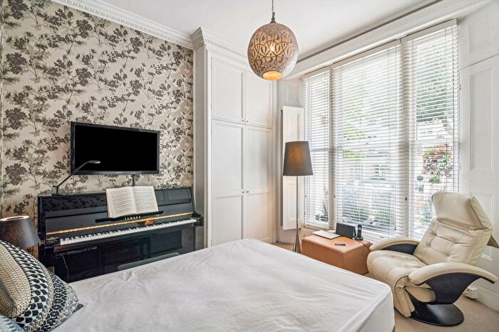 2 Bedroom Flat To Rent In Clarendon Gardens, Little Venice, W9