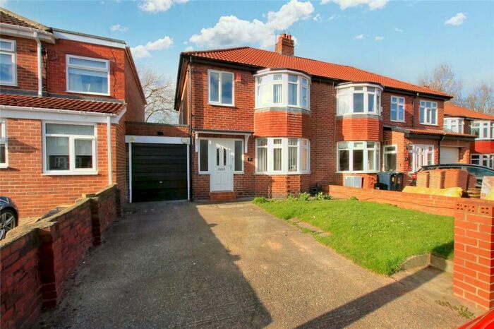 3 Bedroom Semi-Detached House To Rent In Windermere Avenue, Heworth, Gateshead, NE10