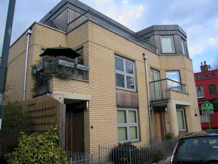 1 Bedroom Flat To Rent In Hampton Road, Hampton Hill, TW12