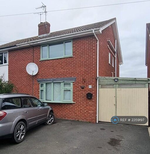 4 Bedroom Semi-Detached House To Rent In Hesters Way Lane, Cheltenham, GL51