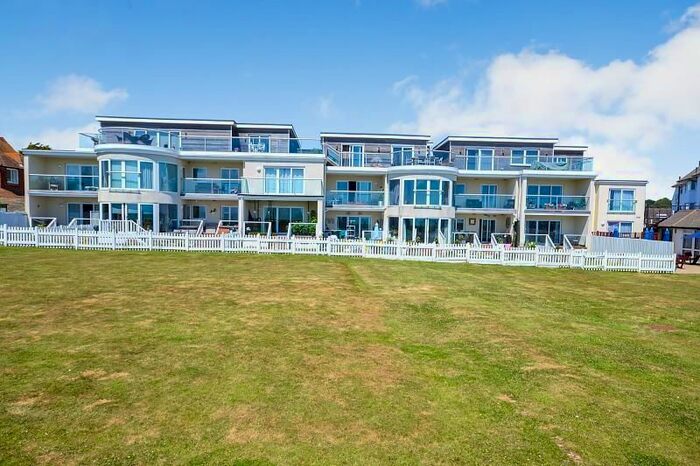 2 Bedroom Flat To Rent In Herbrand Walk, Cooden, TN39