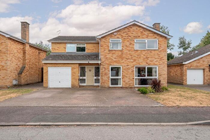 5 Bedroom Detached House For Sale In Willow Close, Brampton, Huntingdon, Cambridgeshire, PE28
