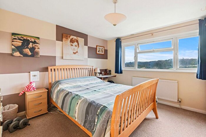 3 Bedroom Semi-Detached House For Sale In Willow Ridge, Turners Hill, RH10
