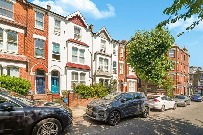2 Bedroom Flat For Sale In Streatley Road, London, NW6