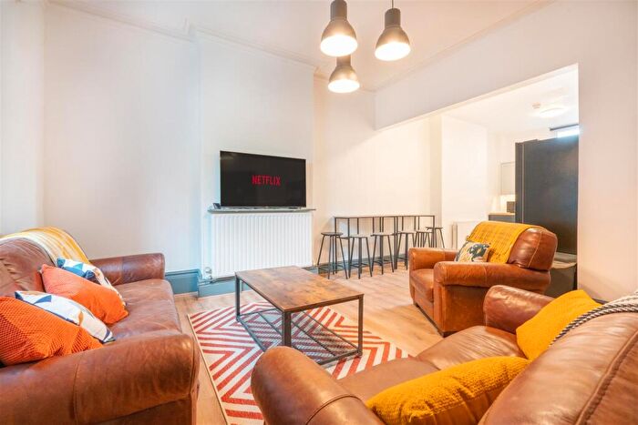 5 Bedroom House To Rent In Glossop Road, Broomhill, Sheffield, S10