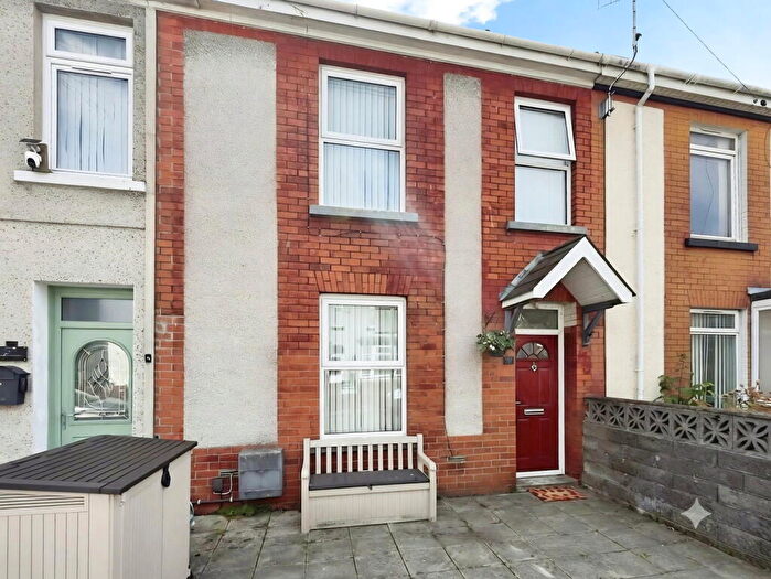 3 Bedroom Terraced House For Sale In Armine Road, Fforestfach, Swansea, SA5