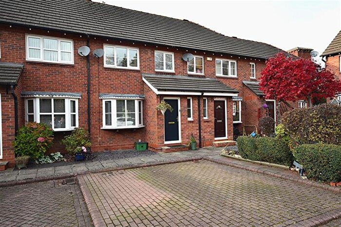 3 Bedroom Mews For Sale In Sutton Close, Macclesfield, SK11