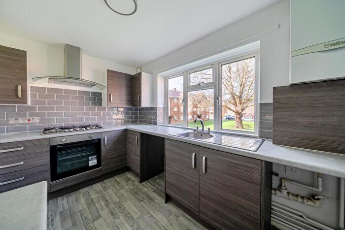 1 Bedroom Flat For Sale In Hanover Way, Windsor, SL4