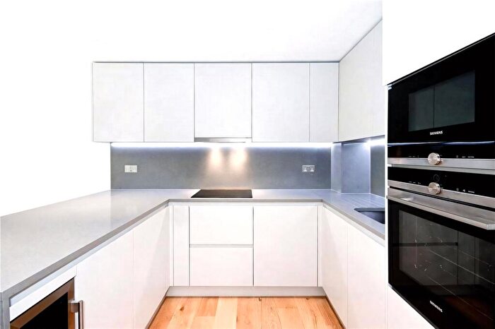 2 Bedroom Apartment To Rent In Admiralty House, Vaughan Way, London, E1W