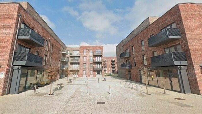 2 Bedroom Flat To Rent In Hill Court, Victoria Road, CM1