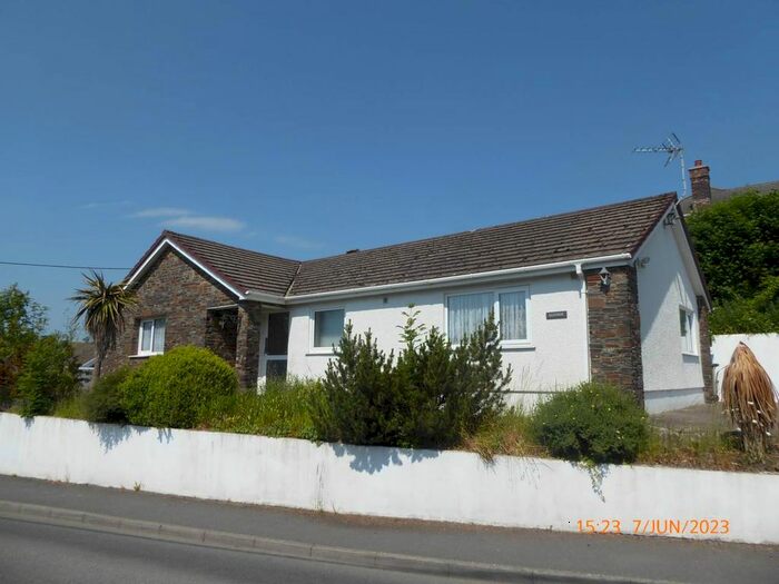 2 Bedroom Bungalow To Rent In Bolahaul Road, Carmarthen, SA31