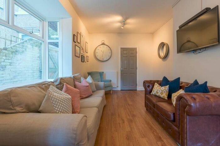 7 Bedroom Terraced House To Rent In Canterbury Road, Portsmouth, PO4