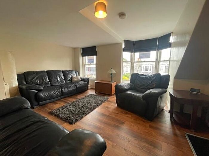 2 Bedroom Flat To Rent In Bon Accord Street, Aberdeen, AB11