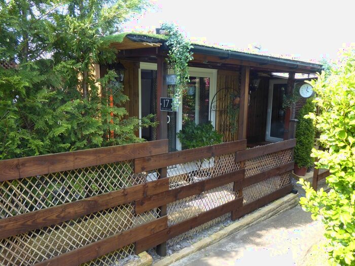 1 Bedroom Park Home For Sale In The Orchard Park, Ashurst Drive, Boxhill, KT20