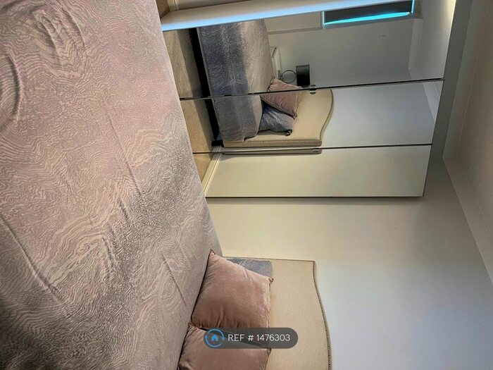 1 Bedroom Flat To Rent In Merchants Place, Reading, RG1