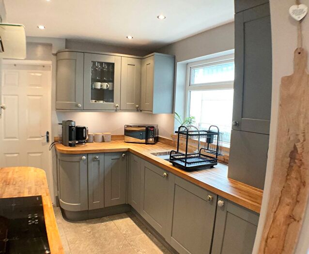 3 Bedroom Terraced House For Sale In King William Street, Amblecote, Stourbridge, West Midlands, DY8