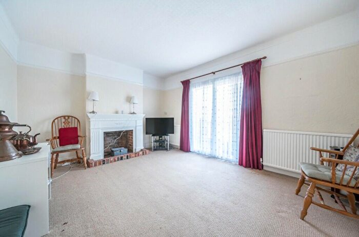 5 Bedroom Detached House For Sale In Cheltenham Drive, Leigh-On-Sea, Essex, SS9
