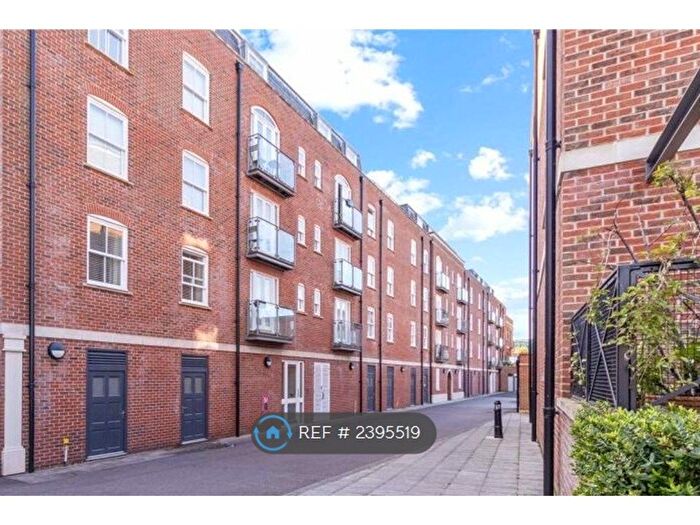 2 Bedroom Flat To Rent In The Chandlers, Gosport, PO12