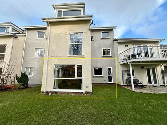 2 Bedroom Apartment For Sale In Ffordd Garnedd, Y Felinheli, LL56
