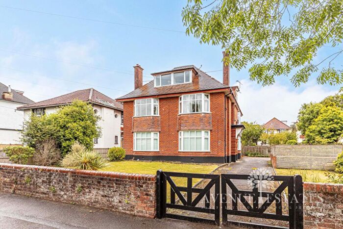 3 Bedroom Flat For Sale In Dingle Road, Bournemouth, Bournemouth Christchurch Poole, BH5