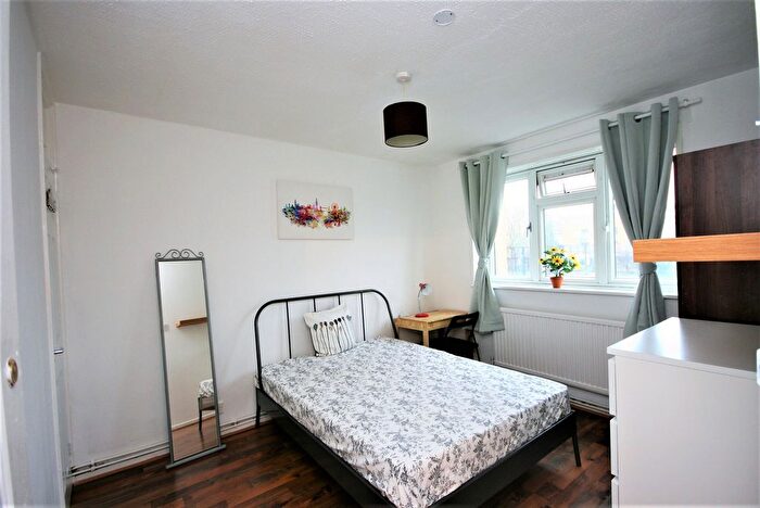 3 Bedroom Maisonette To Rent In Wyllen Close, E1